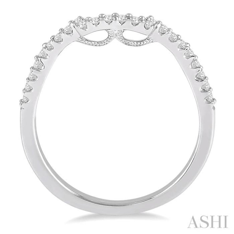 1/5 Ctw Round Cut Diamond Wedding Band in 14K White Gold