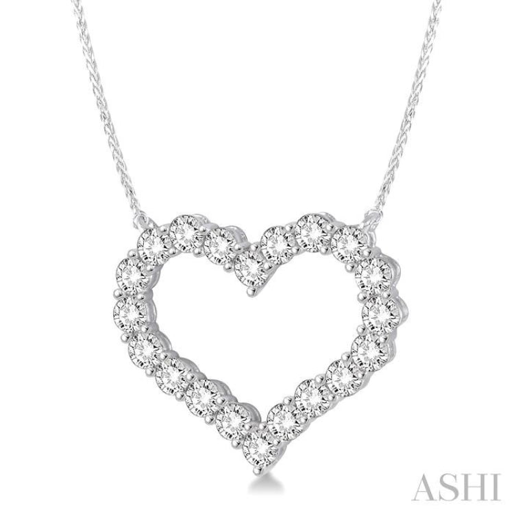 2 Ctw Round Cut Diamond Heart Necklace in 14K white Gold