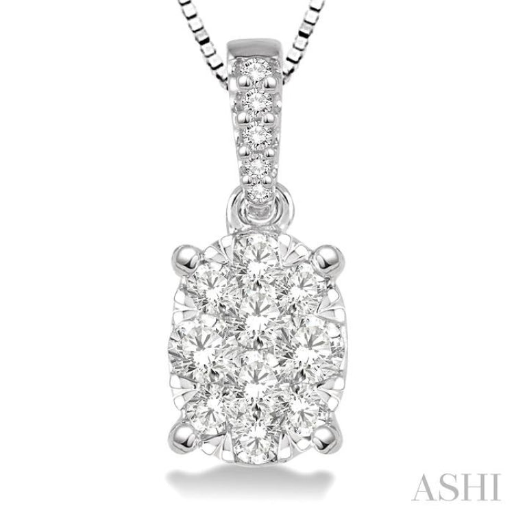 3/4 Ctw Oval Shape Diamond Lovebright Pendant in 14K White Gold with Chain