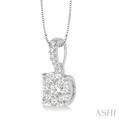 3/4 Ctw Round Shape Diamond Lovebright Pendant in 14K White Gold with Chain