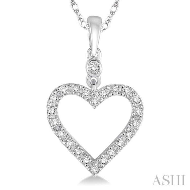 1/6 Ctw Round Cut Diamond Heart Pendant in 10K White Gold with Chain