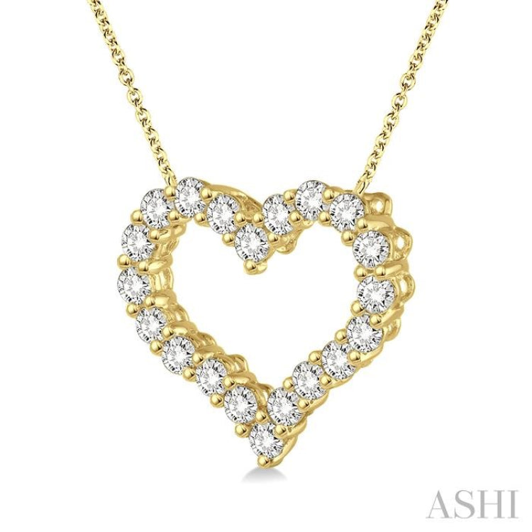 3/4 Ctw Round Cut Diamond Heart Necklace in 14K Yellow Gold