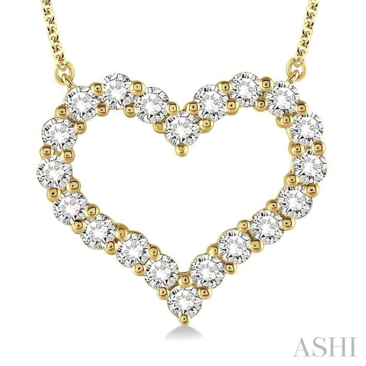 3/4 Ctw Round Cut Diamond Heart Necklace in 14K Yellow Gold