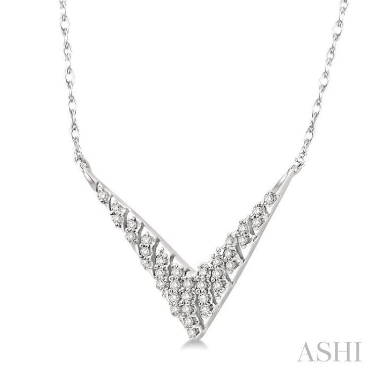 1/6 Ctw Round Cut Diamond Chevron Necklace in 10K White Gold