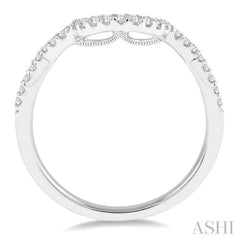 1/6 Ctw Arched Round Cut Diamond Wedding Band in 14K White Gold