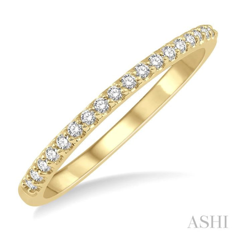 1/6 Ctw Round Cut Diamond Wedding Band in 14K Yellow Gold