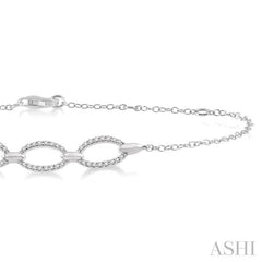 1/5 Ctw Triple Oval Cutout Centerpiece Round Cut Diamond Link Chain Bracelet in 10K White Gold