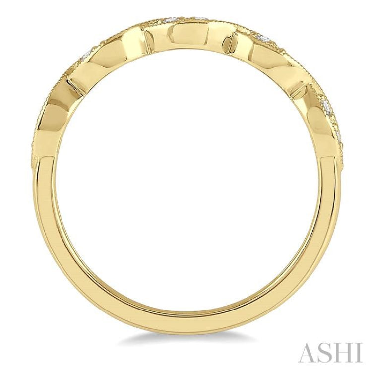 1/8 Ctw Twisted Marquise Mount Round Cut Diamond Fashion Band in 14K Yellow Gold