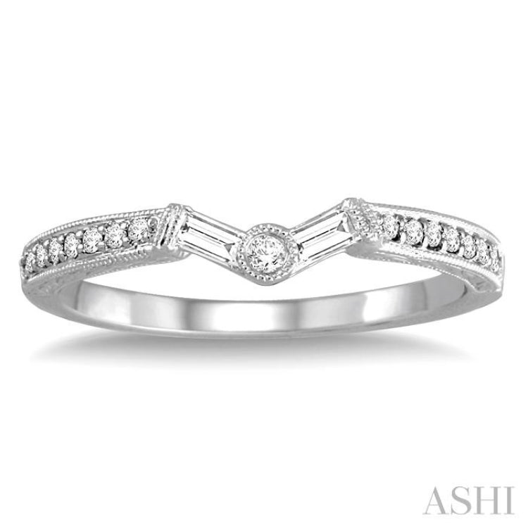 1/5 Ctw Chevron Centerpiece Baguette and Round Cut Diamond Band in 14K White Gold