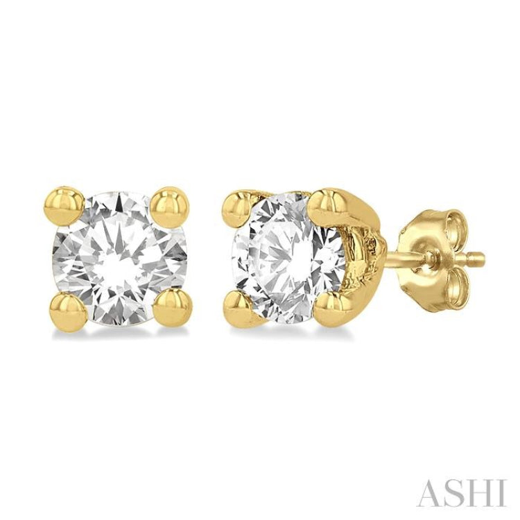 1/20 Ctw Round Cut Diamond Stud Earring in 14K Yellow Gold