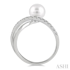 7MM Cultured Pearl and 1/6 ctw Single Cut Diamond Split Heart Shape Shank Ring in 10K White Gold