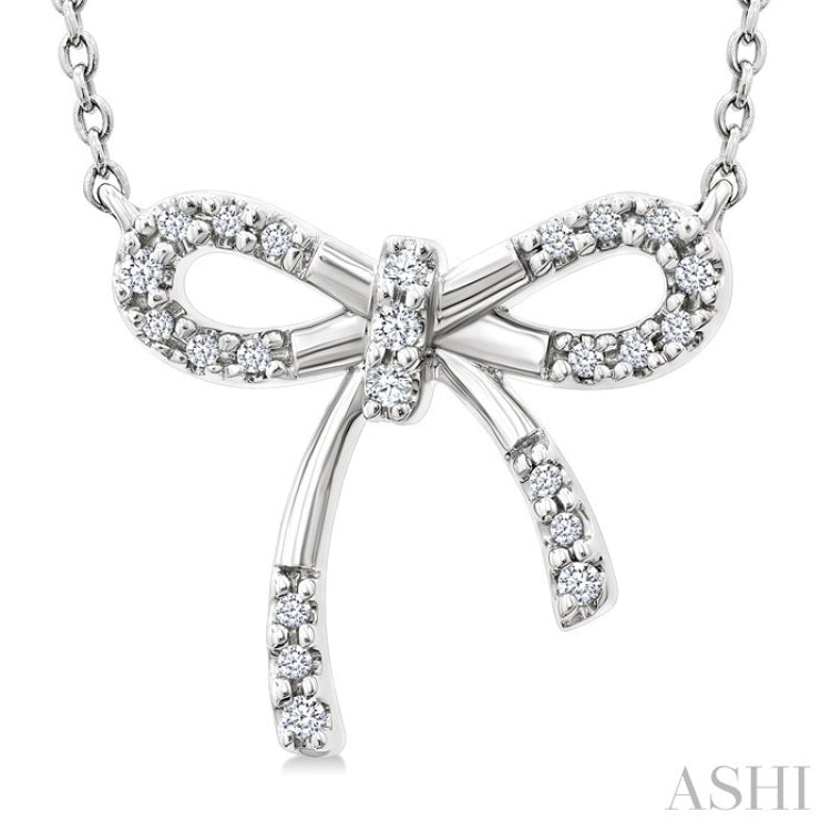 1/10 Ctw Bow Round Cut Diamond Fashion Pendant With Chain in Sterling Silver