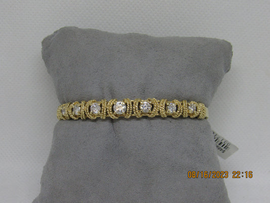 14K yellow gold bangle Bracelet with Diamonds